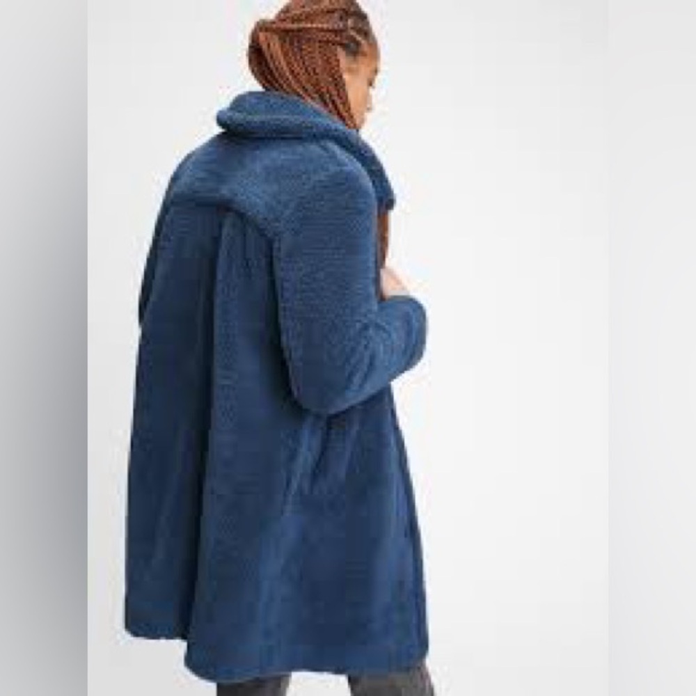 Gap oversized sherpa overcoat / teddy coat jacket. Worn twice, like new! So cozy
